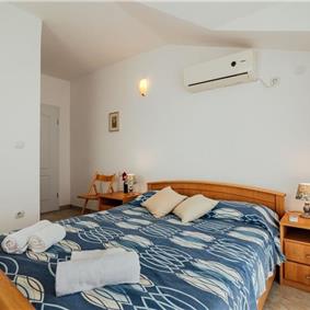 4 Bedroom Villa with Sea Views in Kotor Bay, Sleeps 8-10